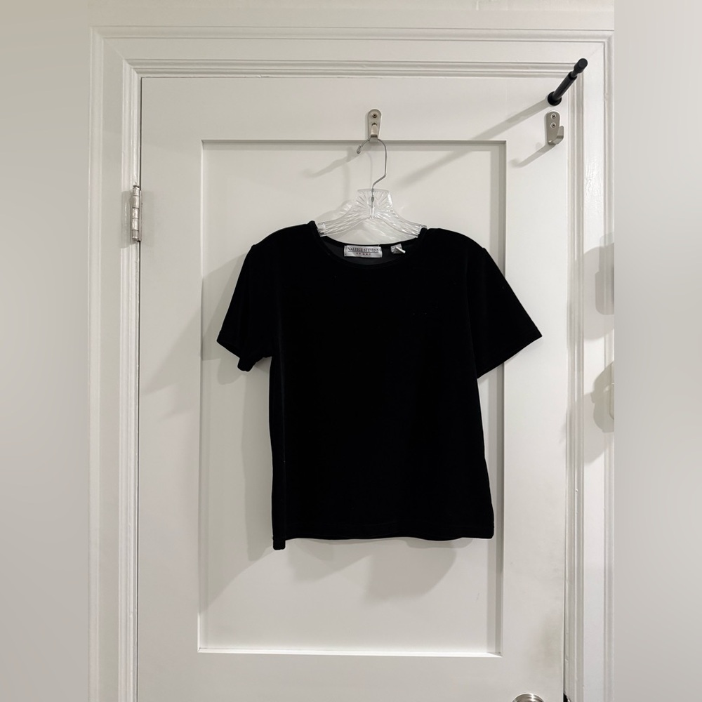 Valerie Stevens Sport black velour stretchy short sleeve shirt